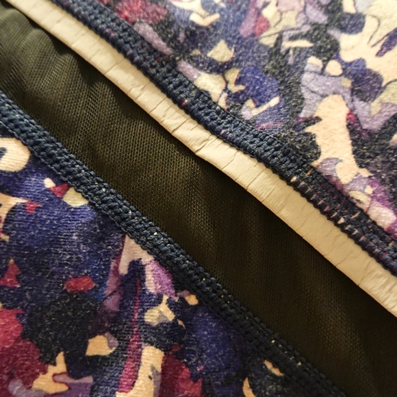 Fabletics Leggings - Purple Camouflage - Picture 7 of 7
